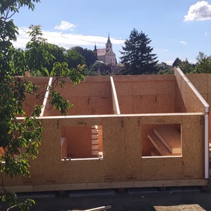 Stavba a exteriér (2)